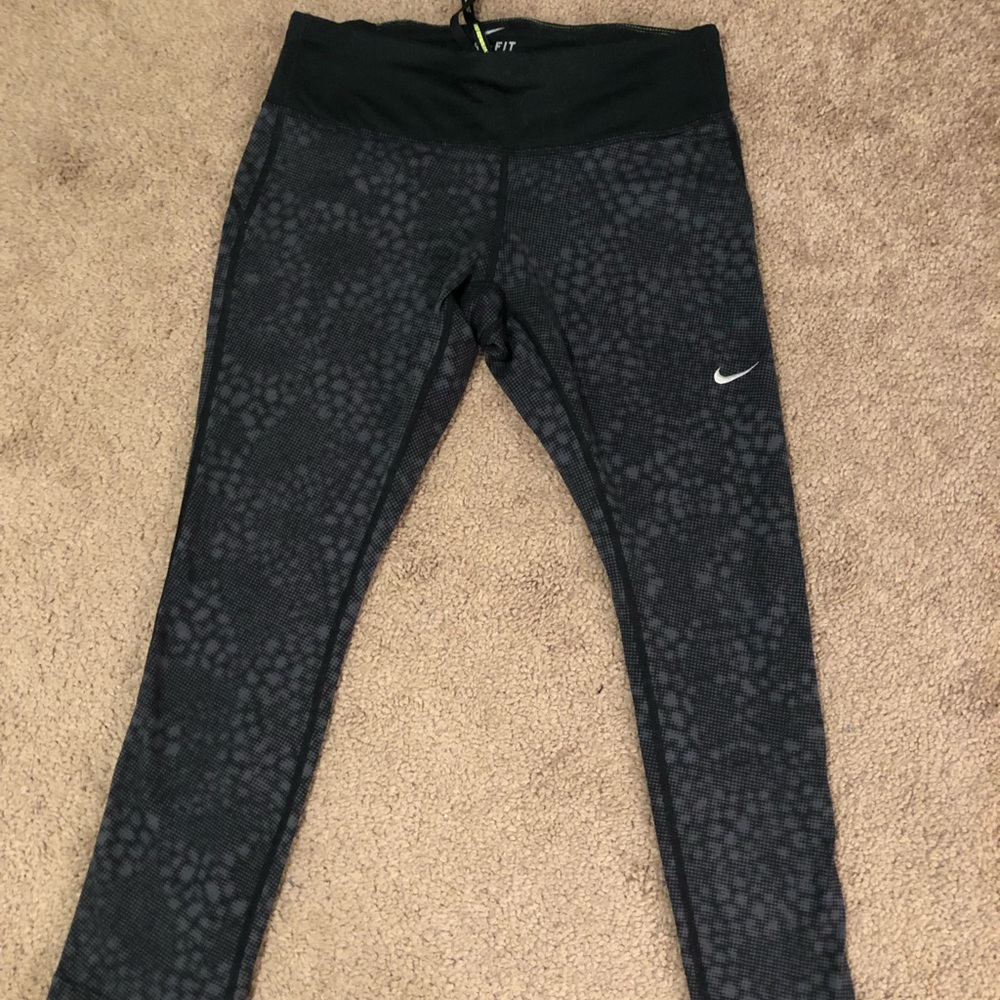 Nike cropped leggings